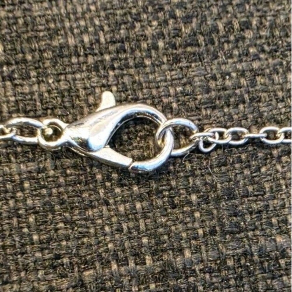 Silver Tone Celtic Cross Charm Pendant Necklace Cable Chain Lobster Closure 20" - Picture 6 of 9